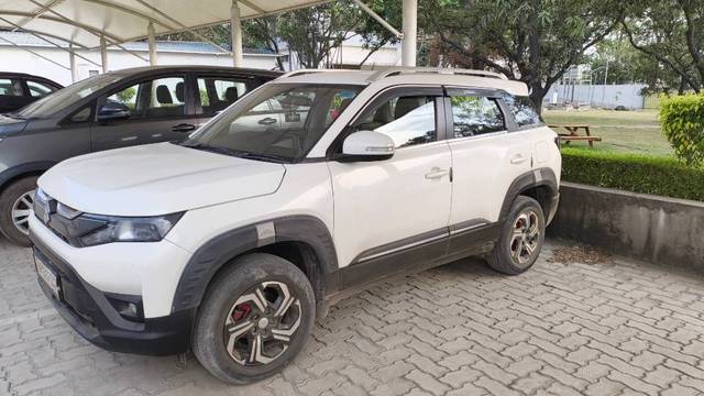 https://images10.gaadi.com/usedgaadi-sellcar/UsedCar/f522f636a/a07f578f-eccc-4c86-ad85-688d2827bce5.jpg?imwidth=6400