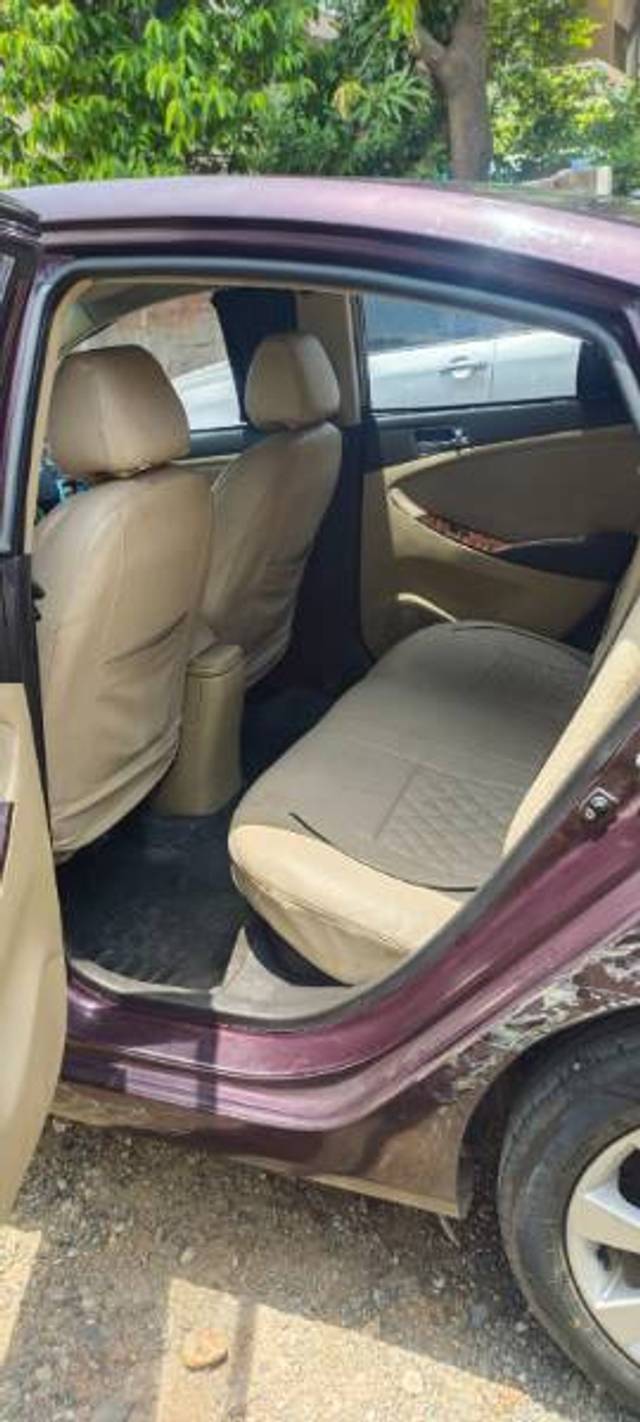 https://images10.gaadi.com/usedgaadi-sellcar/UsedCar/f5231362a/00cbe4e2-7f0d-45ca-a9b8-bfcd290be259.jpg?imwidth=6402