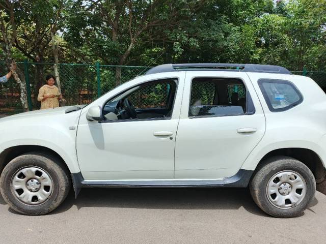 https://images10.gaadi.com/usedgaadi-sellcar/UsedCar/f52335fca/08f78d31-8a8d-450d-9ffa-8f8539570266.jpg?imwidth=6400