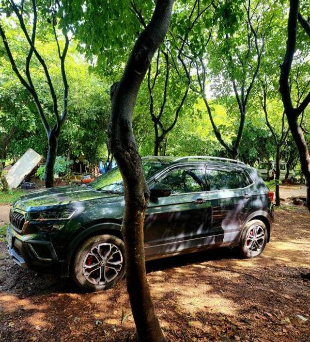 https://images10.gaadi.com/usedgaadi-sellcar/UsedCar/f5239a06a/8582f460-1166-4c13-8813-fbc65d3cf77a.jpg?imwidth=6400