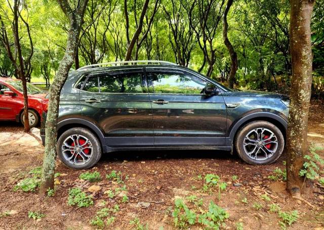 https://images10.gaadi.com/usedgaadi-sellcar/UsedCar/f5239a06a/9ee3e9c3-4a5d-454a-8a02-042d47e06ee0.jpg?imwidth=6401