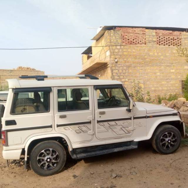 https://images10.gaadi.com/usedgaadi-sellcar/UsedCar/f523fff6a/be35a85a-84bb-479d-b7d1-2260479fff01.jpg?imwidth=6400