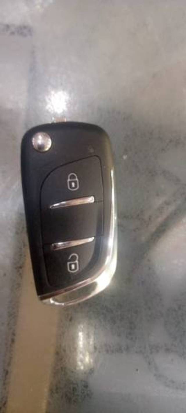 https://images10.gaadi.com/usedgaadi-sellcar/UsedCar/f523fff6a/f5a97b5b-59e0-4dc7-87c5-019982c9eec8.jpg?imwidth=6402