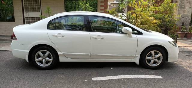 https://images10.gaadi.com/usedgaadi-sellcar/UsedCar/f5241335a/5c8f64fd-dda5-458a-ae92-bf85af8fc6c5.jpg?imwidth=6401