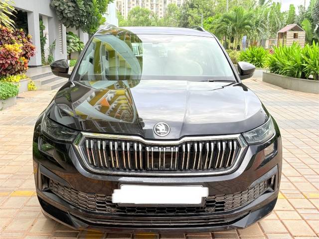 https://images10.gaadi.com/usedgaadi-sellcar/UsedCar/f5241ecca/b5b2f797-928d-4866-9aa6-375d36733dc2.jpeg?imwidth=6400