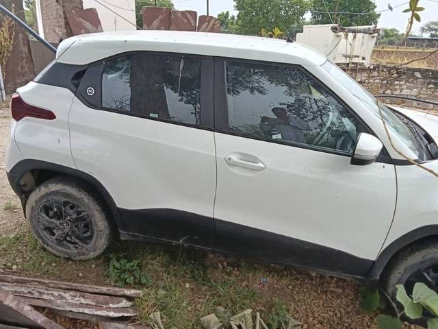 https://images10.gaadi.com/usedgaadi-sellcar/UsedCar/f5247eada/defebf58-0b34-435d-a971-aa7fba0b6d4b.jpg?imwidth=6401