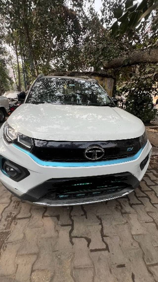 https://images10.gaadi.com/usedgaadi-sellcar/UsedCar/f524a788a/c1db1155-8272-4d84-94b7-39b8a48d5af7.jpeg?imwidth=6400