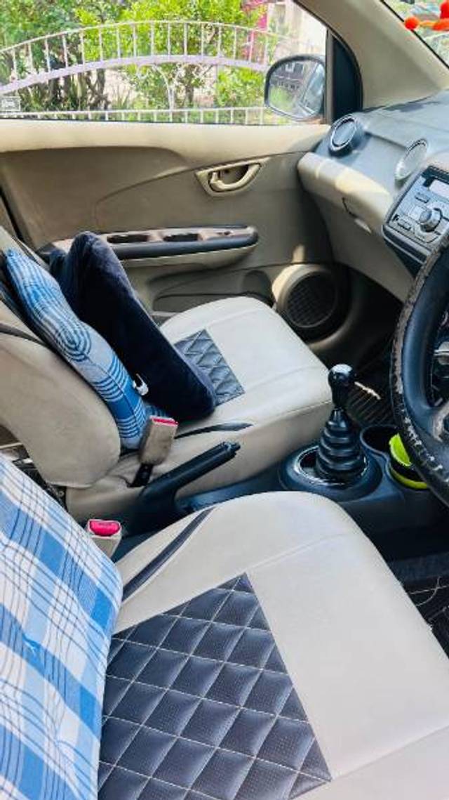 https://images10.gaadi.com/usedgaadi-sellcar/UsedCar/f524b99fa/8fb64b10-e387-40fd-9a1c-f439606d569e.jpeg?imwidth=6402