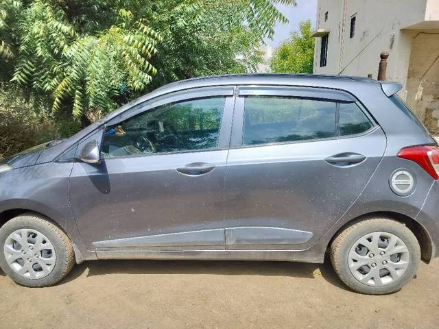 https://images10.gaadi.com/usedgaadi-sellcar/UsedCar/f524bf2ea/3072731b-533d-4c43-a29a-feb6adbde99d.jpg?imwidth=6402