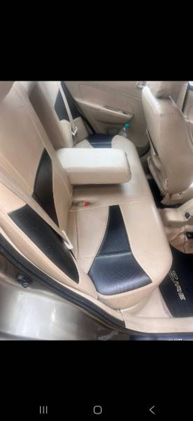 https://images10.gaadi.com/usedgaadi-sellcar/UsedCar/f524d8b7a/29e8543e-4bb0-414e-a871-bc2bfdd62136.jpg?imwidth=6402