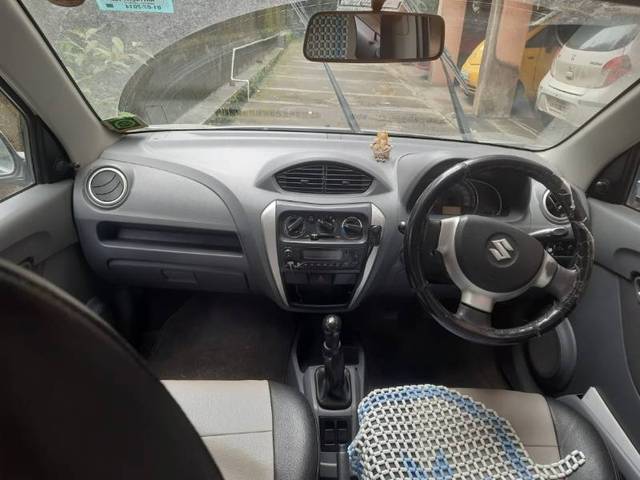 https://images10.gaadi.com/usedgaadi-sellcar/UsedCar/f524f3f8a/7ee9e7e4-23c2-44ef-97b3-204d122922de.jpg?imwidth=6402