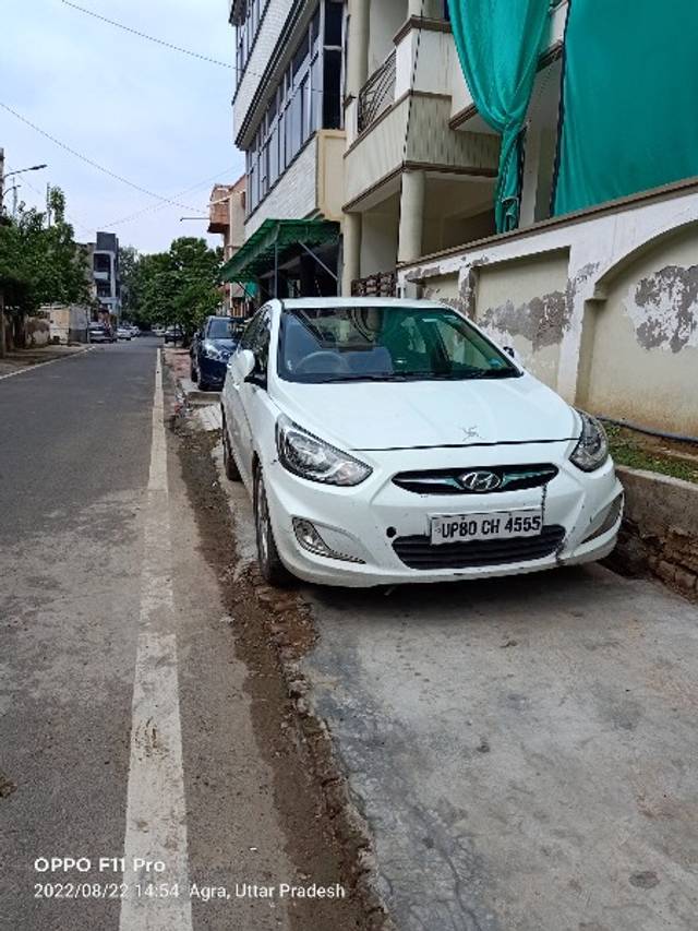 https://images10.gaadi.com/usedgaadi-sellcar/UsedCar/f52504caa/184f09cd-9f6a-47da-81fa-87588b72ae80.jpeg?imwidth=6400