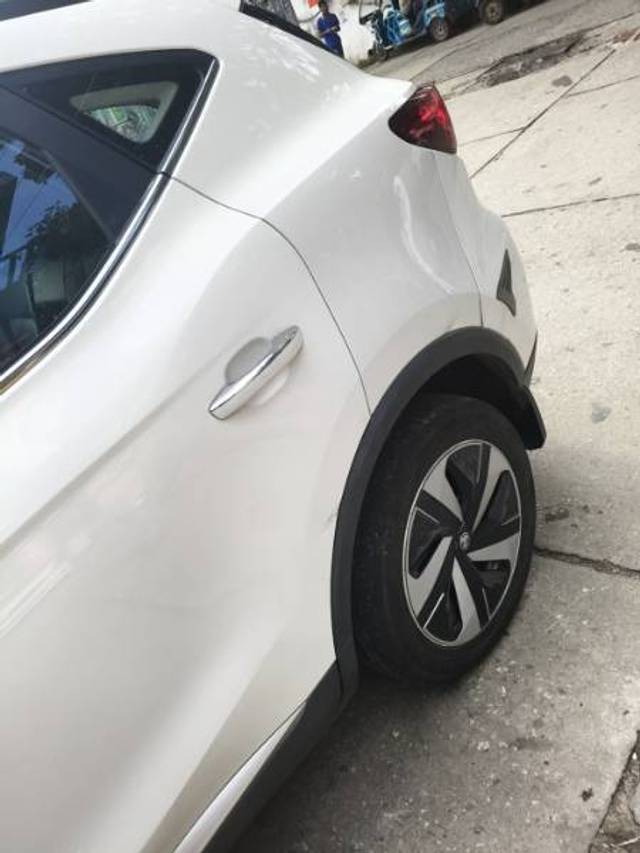 https://images10.gaadi.com/usedgaadi-sellcar/UsedCar/f5264833a/cd5dd365-36de-4aca-a4dd-520bce7c391c.jpg?imwidth=6402