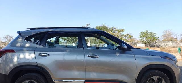 https://images10.gaadi.com/usedgaadi-sellcar/UsedCar/f52673cca/9605c3bc-c287-4c04-bc41-32a058ce2c8c.jpg?imwidth=6400
