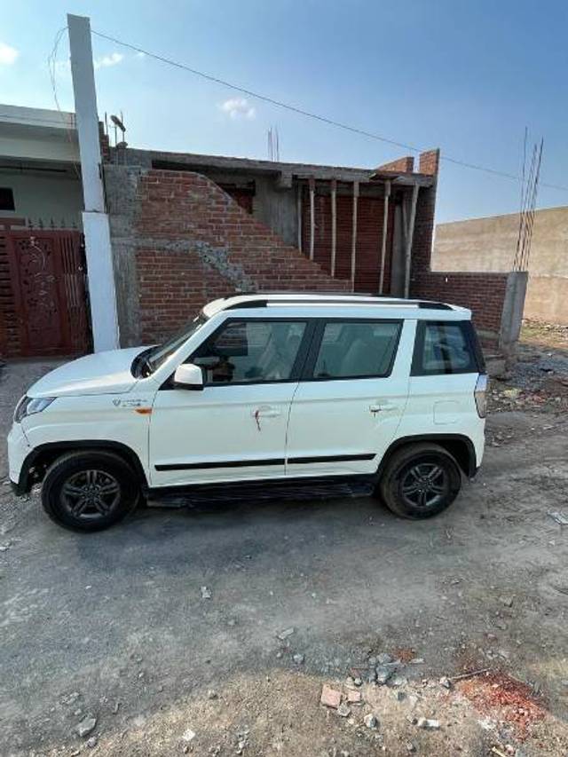 https://images10.gaadi.com/usedgaadi-sellcar/UsedCar/f526ea6aa/abd4a8d0-43b8-4f54-8821-ceb8effdcaad.jpg?imwidth=6402