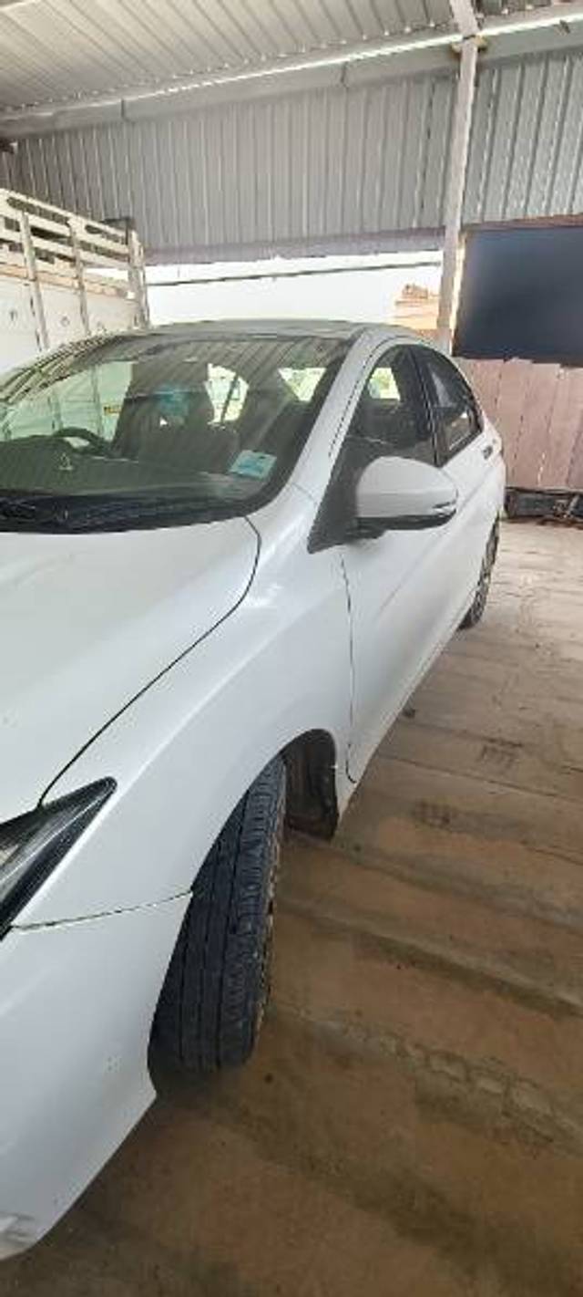 https://images10.gaadi.com/usedgaadi-sellcar/UsedCar/f5272c74a/df1da08d-6477-492c-a536-08fad7de9912.jpg?imwidth=6402