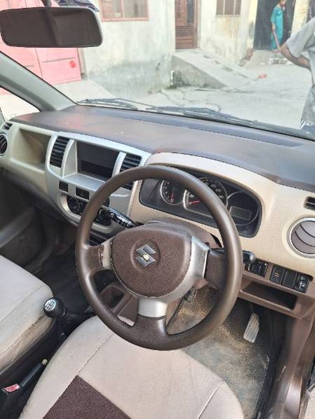 https://images10.gaadi.com/usedgaadi-sellcar/UsedCar/f5276fa1a/bd1b9ad3-324a-4fc3-aa89-0e64b1064017.jpg?imwidth=6401