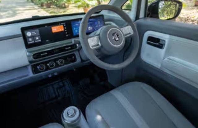 https://images10.gaadi.com/usedgaadi-sellcar/UsedCar/f527c49ba/c293b21c-5d50-4770-8373-fe26cf39f9a1.jpg?imwidth=6402