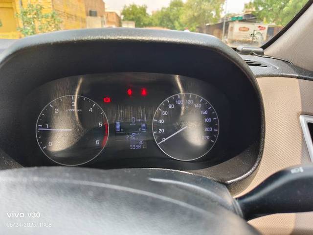 https://images10.gaadi.com/usedgaadi-sellcar/UsedCar/f527ecefa/98fcc6df-4100-4ad3-9df6-934e6bc3905d.jpg?imwidth=6401