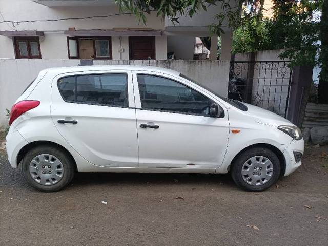 https://images10.gaadi.com/usedgaadi-sellcar/UsedCar/f527fcc5a/756e8312-d939-4e37-b4b1-02f7b881fb93.jpg?imwidth=6400