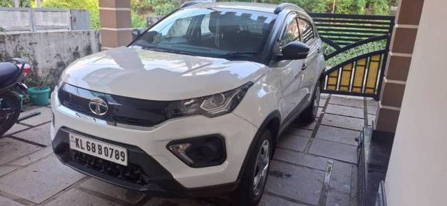 https://images10.gaadi.com/usedgaadi-sellcar/UsedCar/f5284b68a/bbfa1e1d-042a-4a1d-b998-9245702f0916.jpeg?imwidth=6401