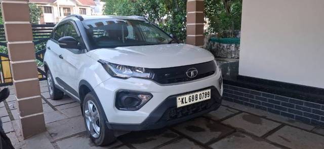 https://images10.gaadi.com/usedgaadi-sellcar/UsedCar/f5284b68a/fc493232-26c5-491e-b4bc-7d606de22d56.jpeg?imwidth=6400