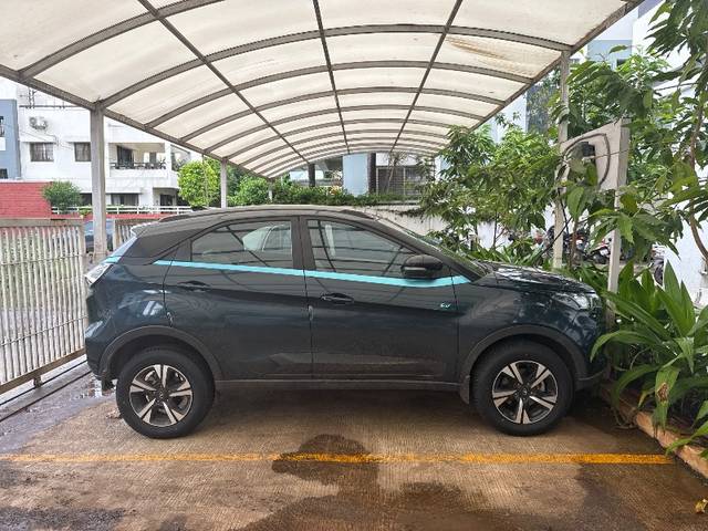 https://images10.gaadi.com/usedgaadi-sellcar/UsedCar/f5284e5da/84f1966a-2f2a-442d-bfcf-c96bd4225ead.jpg?imwidth=6400