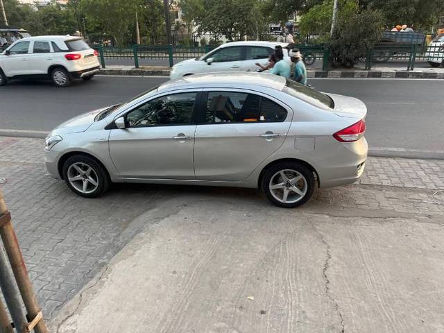 https://images10.gaadi.com/usedgaadi-sellcar/UsedCar/f5285538a/a9cefbf7-7426-4eb1-90d8-e86dae0324db.jpeg?imwidth=6402