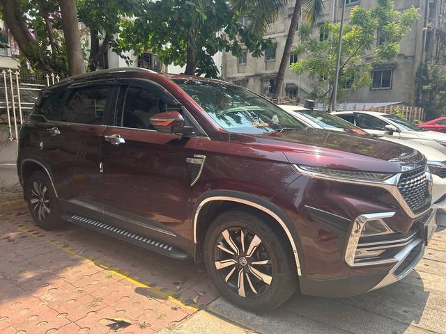 https://images10.gaadi.com/usedgaadi-sellcar/UsedCar/f528d7e8a/b81c95bb-351c-41db-a37d-1e961c0fa361.jpg?imwidth=6400
