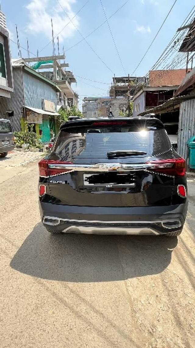 https://images10.gaadi.com/usedgaadi-sellcar/UsedCar/f528f126a/ca7c6cc3-c9eb-4d67-9fa9-5bf8649b1478.jpeg?imwidth=6401
