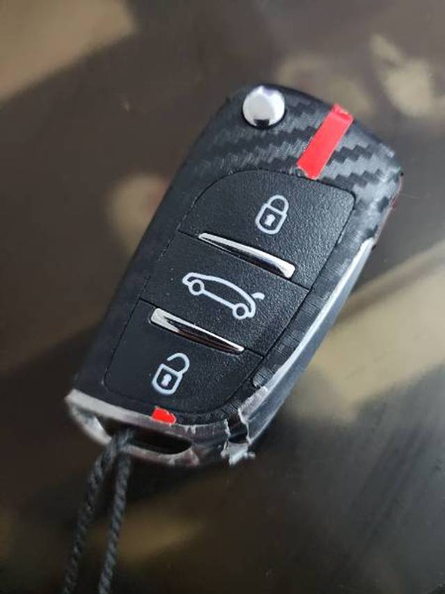 https://images10.gaadi.com/usedgaadi-sellcar/UsedCar/f529b552a/2d386c7a-21eb-4317-9f4e-fa85e028f78c.jpg?imwidth=6401