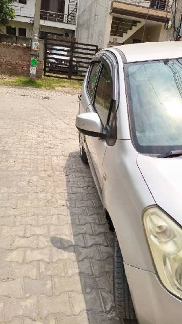 https://images10.gaadi.com/usedgaadi-sellcar/UsedCar/f529c24ea/c9599589-5e82-499d-9656-161308daa233.jpg?imwidth=6402