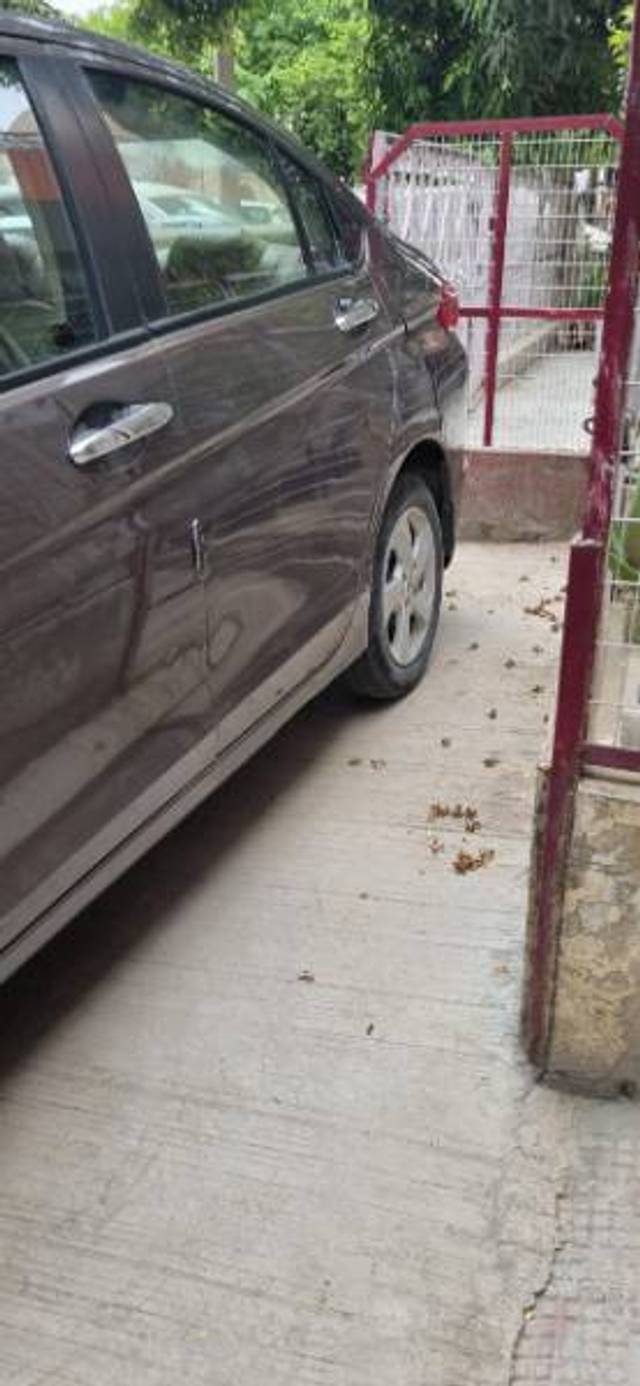https://images10.gaadi.com/usedgaadi-sellcar/UsedCar/f52a3e6ba/733a4577-330b-4f6b-a5a5-e439f7fd016c.jpg?imwidth=6401