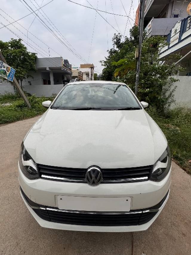 https://images10.gaadi.com/usedgaadi-sellcar/UsedCar/f52a5ddda/dc405f0f-a92e-44bb-aba4-0062844e3f00.jpeg?imwidth=6400