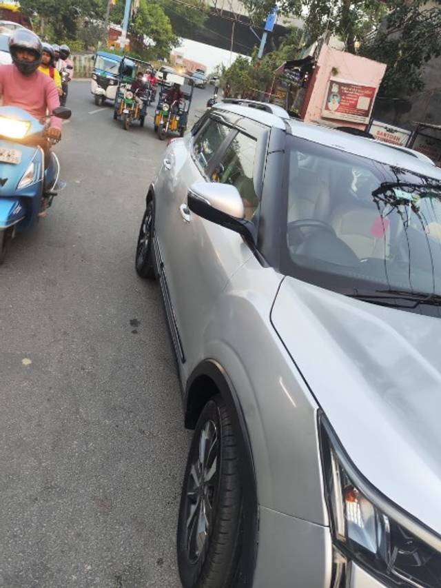 https://images10.gaadi.com/usedgaadi-sellcar/UsedCar/f52aa570a/f45b3214-d3d3-4573-8ad7-07bf64ae685d.jpeg?imwidth=6402
