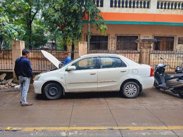 https://images10.gaadi.com/usedgaadi-sellcar/UsedCar/f52ab279a/3648e6b1-31ae-4b50-8e05-741cb3a9235f.jpeg?imwidth=6401