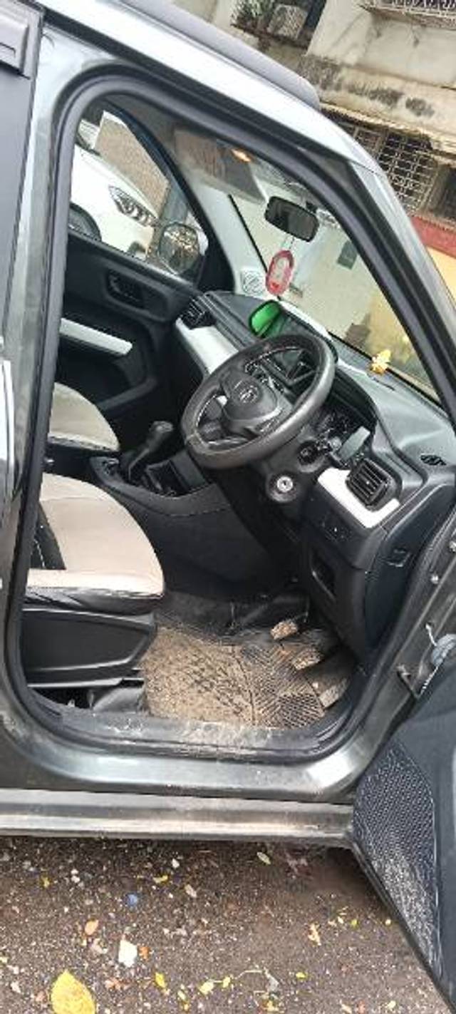 https://images10.gaadi.com/usedgaadi-sellcar/UsedCar/f52b0234a/1b20d661-b5fe-4798-8ad6-33282bd4d9dc.jpg?imwidth=6402