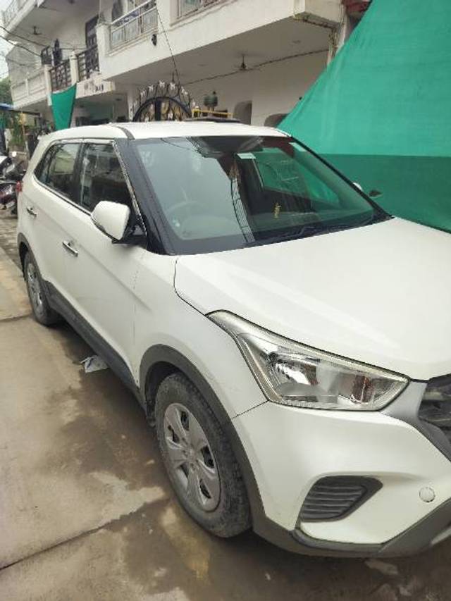 https://images10.gaadi.com/usedgaadi-sellcar/UsedCar/f52bb247a/499b1e13-99a1-4117-9262-140bbcf06e31.jpg?imwidth=6400