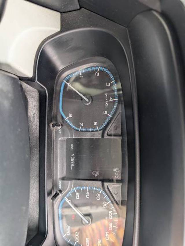 https://images10.gaadi.com/usedgaadi-sellcar/UsedCar/f52bc213a/f2bf8c7f-8dfb-4ec1-a1d5-55f45a964df2.jpg?imwidth=6401