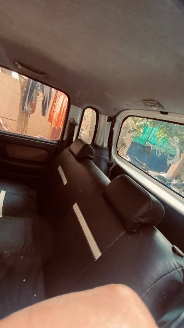 https://images10.gaadi.com/usedgaadi-sellcar/UsedCar/f52bf995a/34a1aee2-2ec2-482e-8fda-4f3a5aec518b.jpeg?imwidth=6402