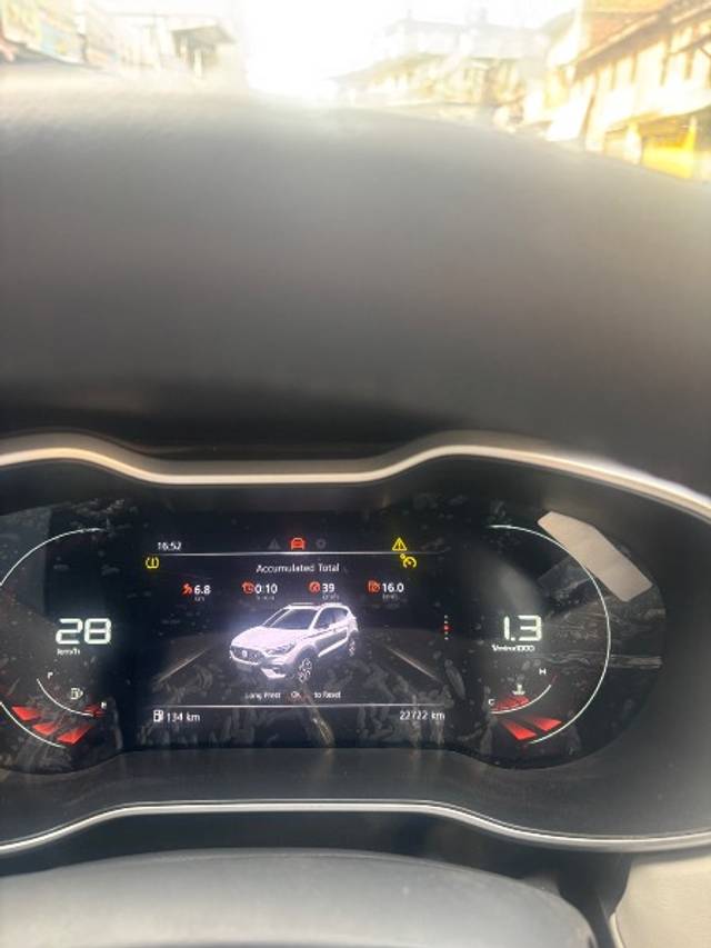 https://images10.gaadi.com/usedgaadi-sellcar/UsedCar/f52bfb21a/7f77acc2-6de6-4de0-b102-4580b43a405a.jpeg?imwidth=6402