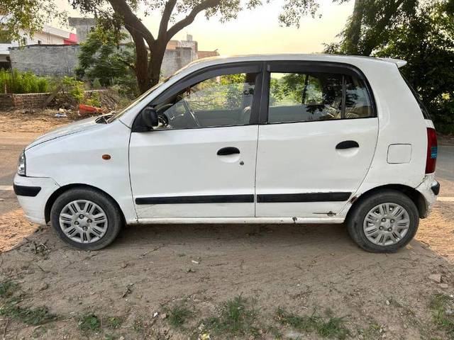 https://images10.gaadi.com/usedgaadi-sellcar/UsedCar/f52c031fa/b2cd75fa-4d97-462b-93f1-8fd69bd6a712.jpg?imwidth=6402