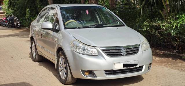 https://images10.gaadi.com/usedgaadi-sellcar/UsedCar/f52c3648a/c6c4fa4a-5b7b-4da1-b339-b61f7cdfe5ab.jpg?imwidth=6400