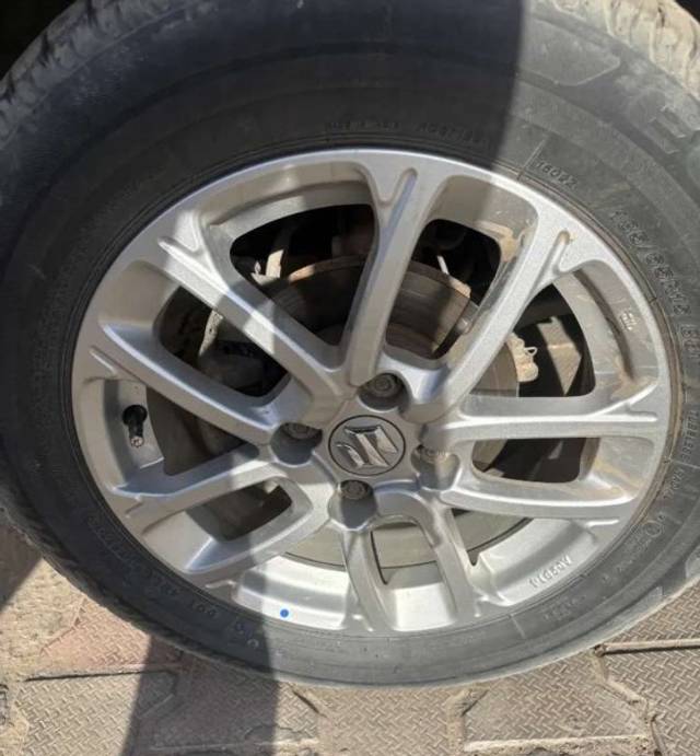 https://images10.gaadi.com/usedgaadi-sellcar/UsedCar/f52c80dea/da3cba19-7b47-40e9-93a7-f2863e001867.jpeg?imwidth=6402