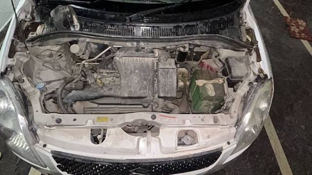 https://images10.gaadi.com/usedgaadi-sellcar/UsedCar/f52c9b9aa/492af9e3-f909-4faf-89e8-10e197ac2bc3.jpeg?imwidth=6402