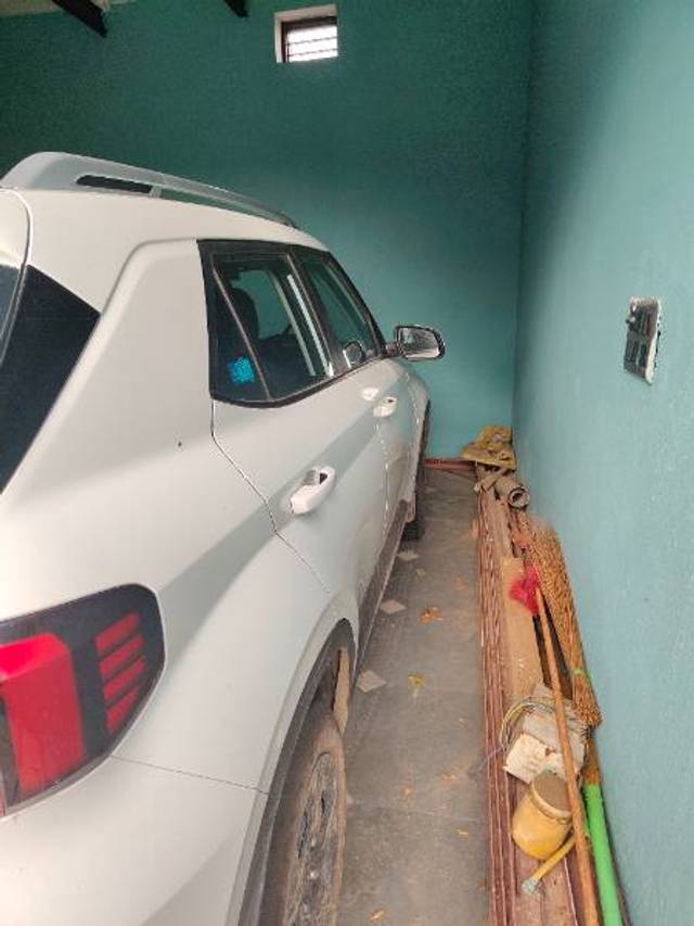 https://images10.gaadi.com/usedgaadi-sellcar/UsedCar/f52cf184a/540e37a7-1f57-418f-b52b-a3476b0320c3.jpg?imwidth=6400