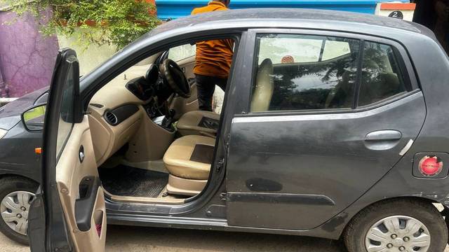 https://images10.gaadi.com/usedgaadi-sellcar/UsedCar/f52d8d95a/eaf753fc-91b3-448e-a281-4c7e19f3b90c.jpeg?imwidth=6402