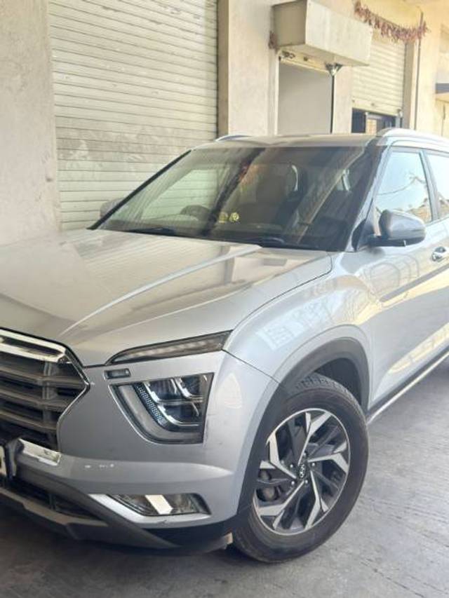 https://images10.gaadi.com/usedgaadi-sellcar/UsedCar/f52e1010a/ea7f9b2a-8f22-4a1b-b32d-98dca2597401.jpg?imwidth=6401