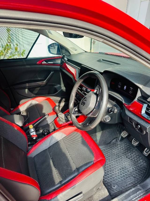 https://images10.gaadi.com/usedgaadi-sellcar/UsedCar/f52e9f5fa/29b93b1c-5b32-439b-822f-d18966488fb9.jpeg?imwidth=6402