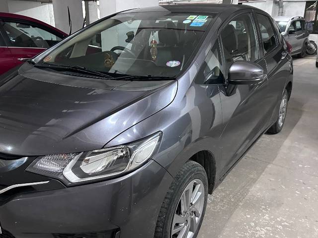https://images10.gaadi.com/usedgaadi-sellcar/UsedCar/f52ed435a/aa30a6f7-d506-4b2a-b058-e958b1c933c0.jpeg?imwidth=6400